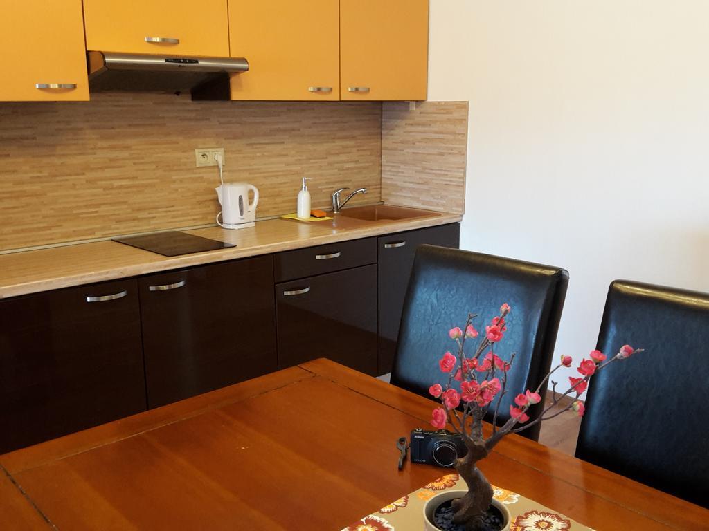 Apartman Slavkov Home & Parking Nova Lesna Bagian luar foto