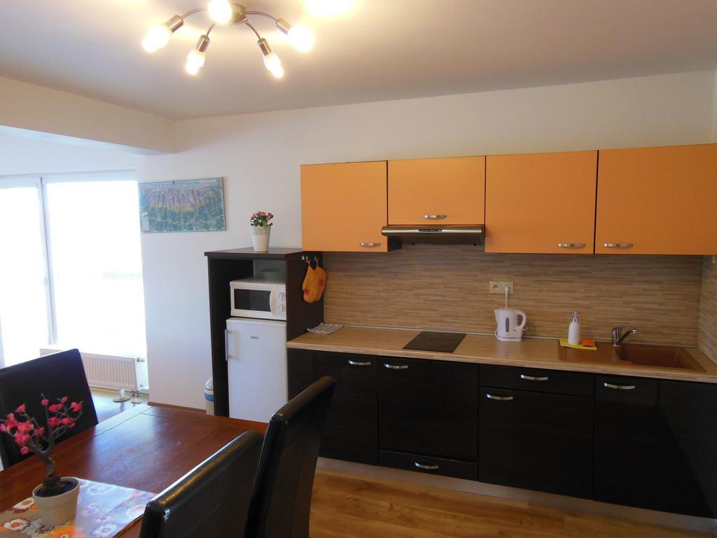 Apartman Slavkov Home & Parking Nova Lesna Bagian luar foto